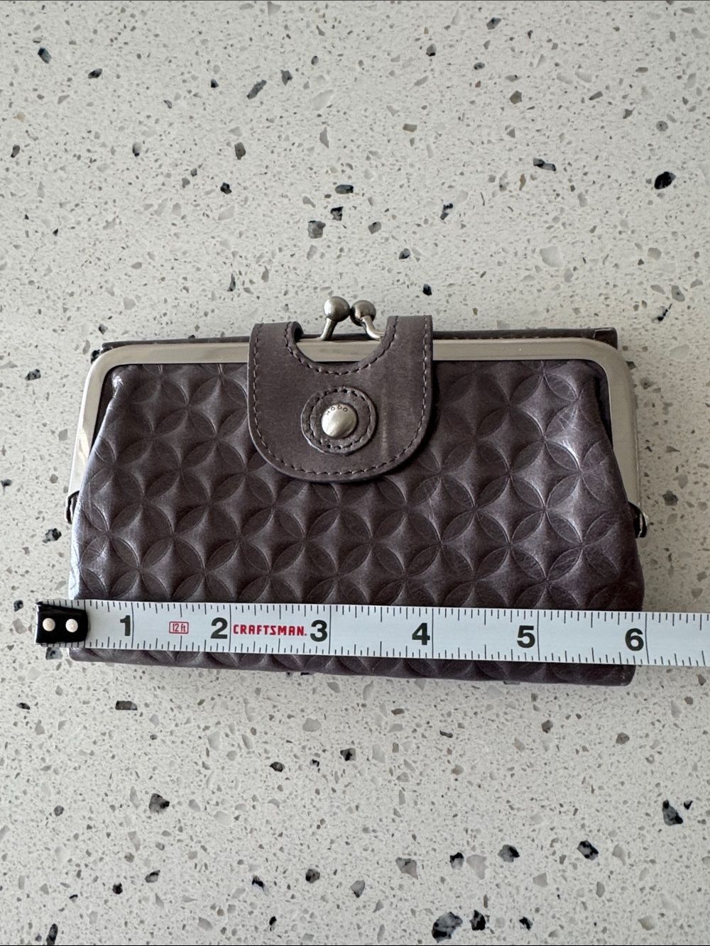 HOBO Wallet Small Clutch in Taupe Gray Textured Leather Kiss Lock EUC - Picture 7 of 12
